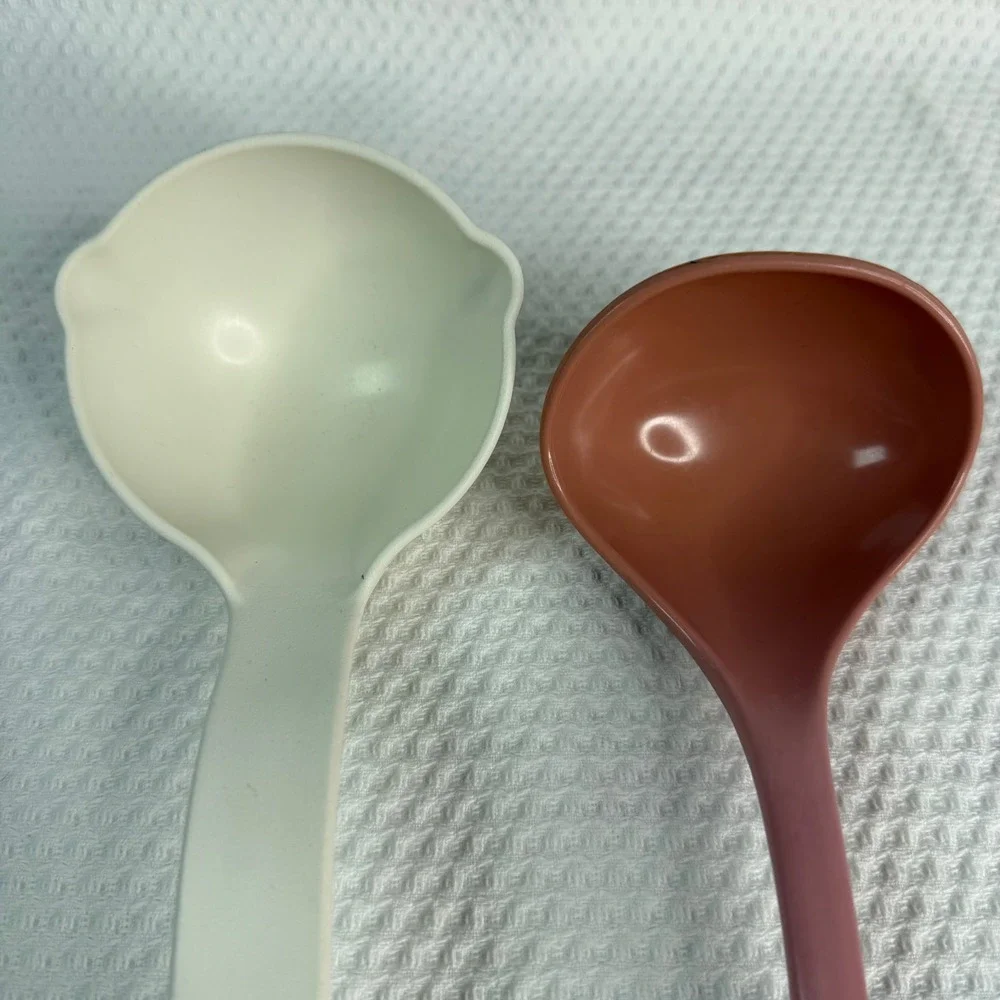 Vintage Rubbermaid and Foley Soup Ladle Set White and Mauve Pink Retro Kitchen